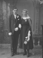 Portrett av et brudepar, Nils Storhaug, hennes navn er ukjen