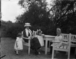 Ved Villaen «Alfheim».