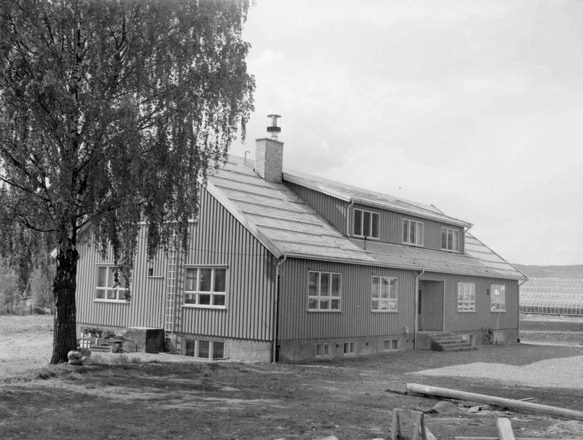 Lillehamme og Fåberg Yrkesskole, Fåberggata 152. Skolebygget sett fra sør-øst.