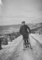 Egil aker med spark.