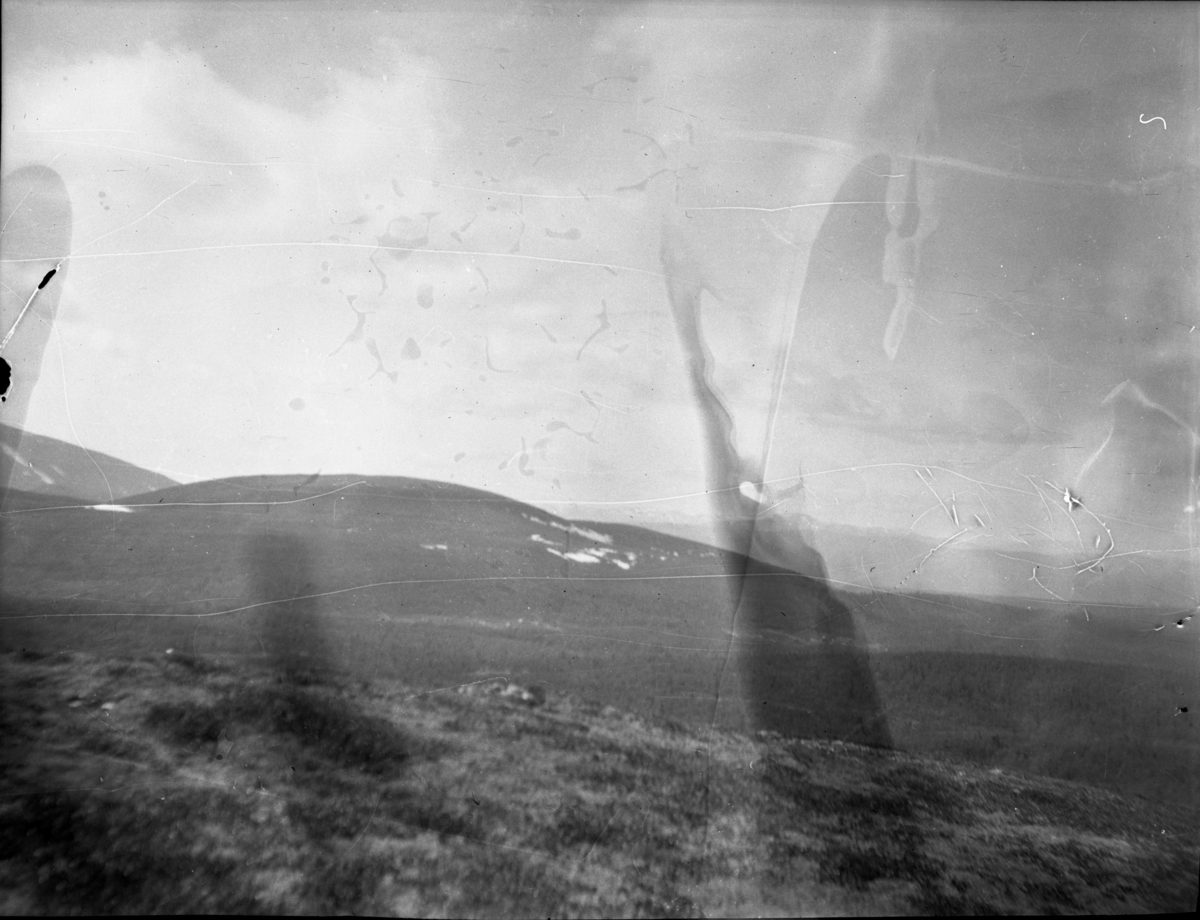 Rikard Berges fotoarkiv. Portretter, gruppebilder, landskap, fjellturer. Bilde nr. 4

Fotografier tatt av Rikard Berge. 642 nummer. Samlingen består av negativer bladfilm. Motivene er ført inn i egen protokoll av Berge. Protokollen har tittel "Bilæt-emne"