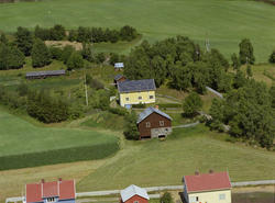 Sør-Fron, Hundorp, Midtbygda. Antageligvis Opheim iii. Småbr