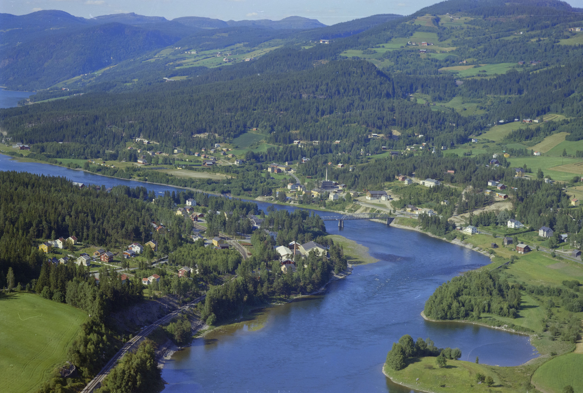 Øyer, Tretten sentrum og stasjonsområde. (se SS-WØ-154096) - Maihaugen ...