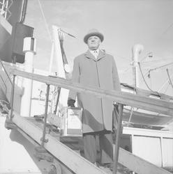 Reklamebilder fra Hurtigruta og fra Turistgaragen bensinstas