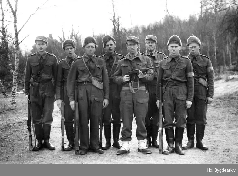 GruppeU8, Heimestyrkane, soldatar, militære, uniformer, stengun, gevær, frigjering