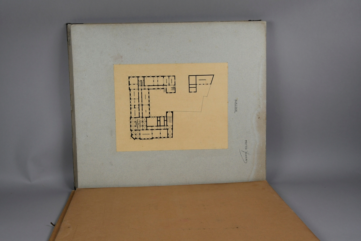 Mappe med konkurransetegninger til posthus i Bergen.