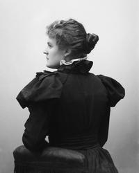 Portrett, kvinne, M.Baadstø, atelierbilde