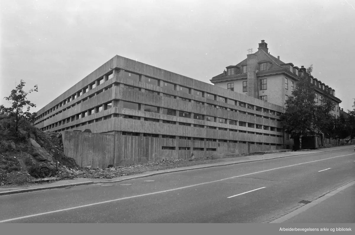 Statens Institutt for Folkehelse. Nybygg på 1300 kvm. i Geitmyrsveien. August 1968