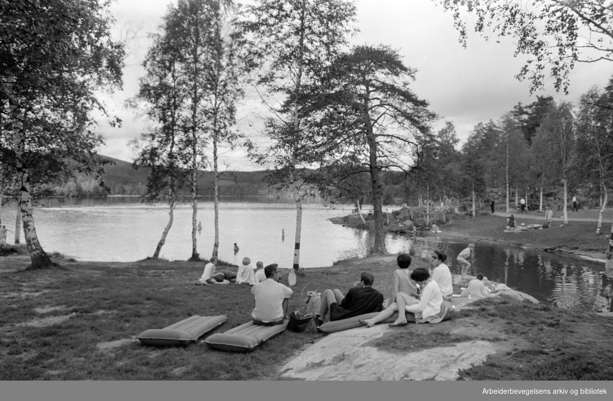 Sognsvann. Stemning på Sognsvann. Juli 1968