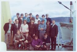 Gruppebilde av FK Landsås, tatt på hurtigruten.