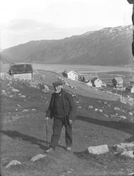 Gardstun, mann, daglegklede, innmark, bygningar, Hovsfjorden