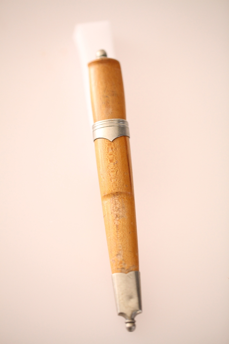 Trolig en fabrikkniv laget av TRIO fabrikker. En fabrikkjede som ble slått sammen i 1902.