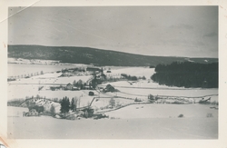 Utsikt mot Jevnaker kirke og Randsfjorden.