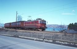 Persontog 278 Gjøvik-Eina etter avgang fra Gjøvik stasjon, t