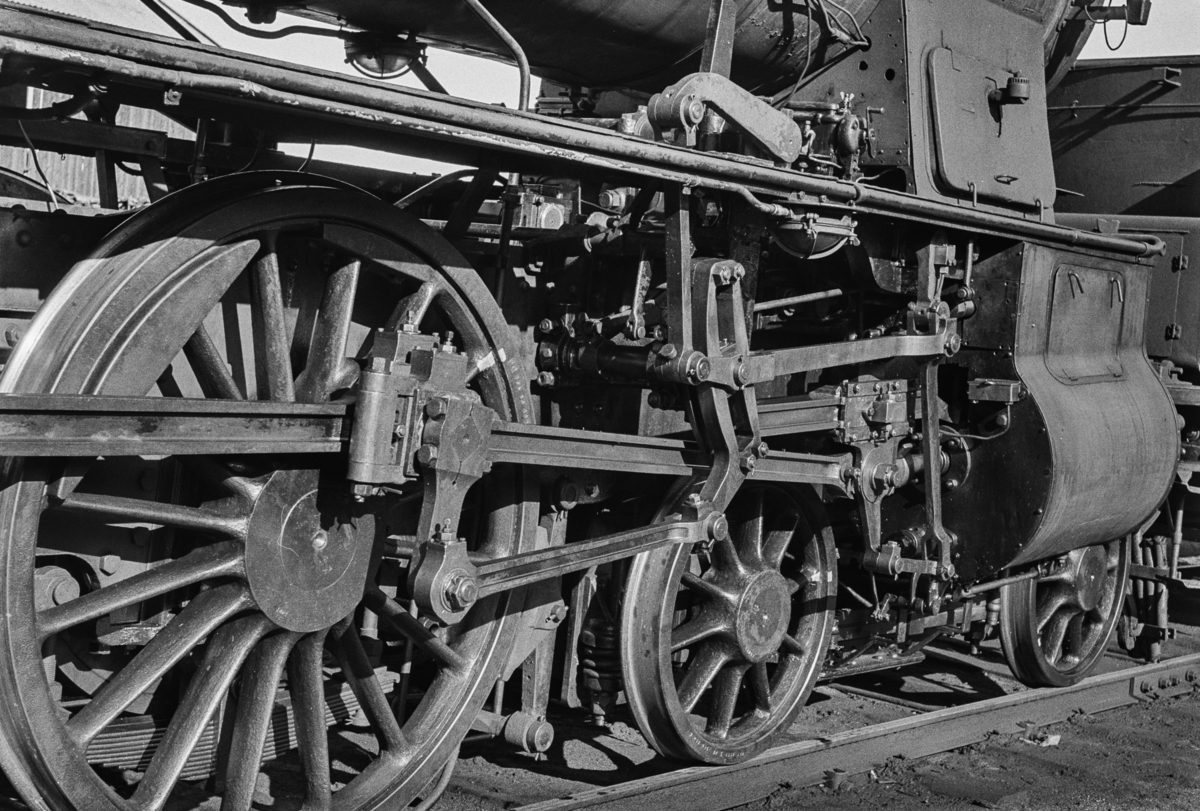 Sylinderpartiet på utrangert damplokomotiv type 30b nr. 353.