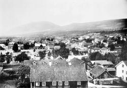 Repro: Lillehammer nordover fra kirketårnet. Balbergkampen i