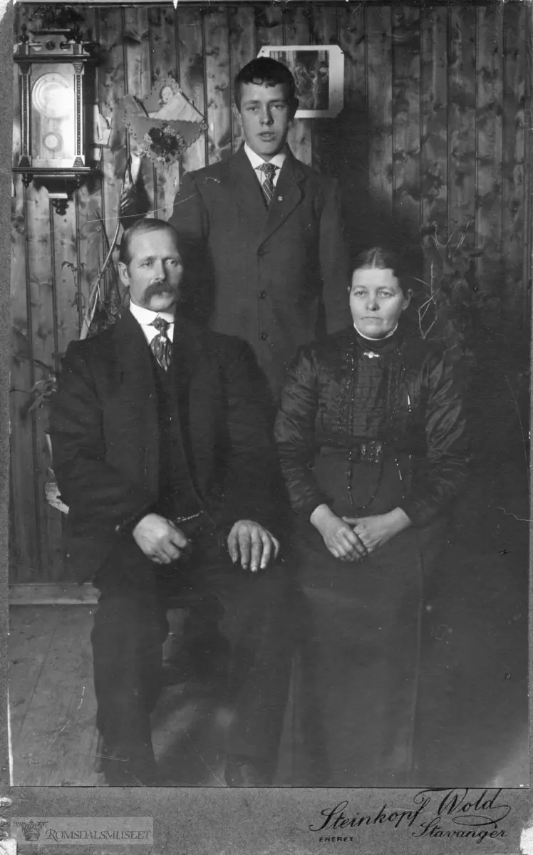 Marta, Mikal og Albert Løvold