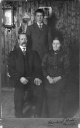 Marta, Mikal og Albert Løvold