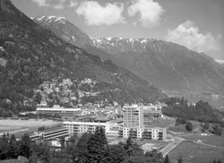 Eidesmoen, Rødna i bakgrunnen, "Røde rubin", Odda høgre skul