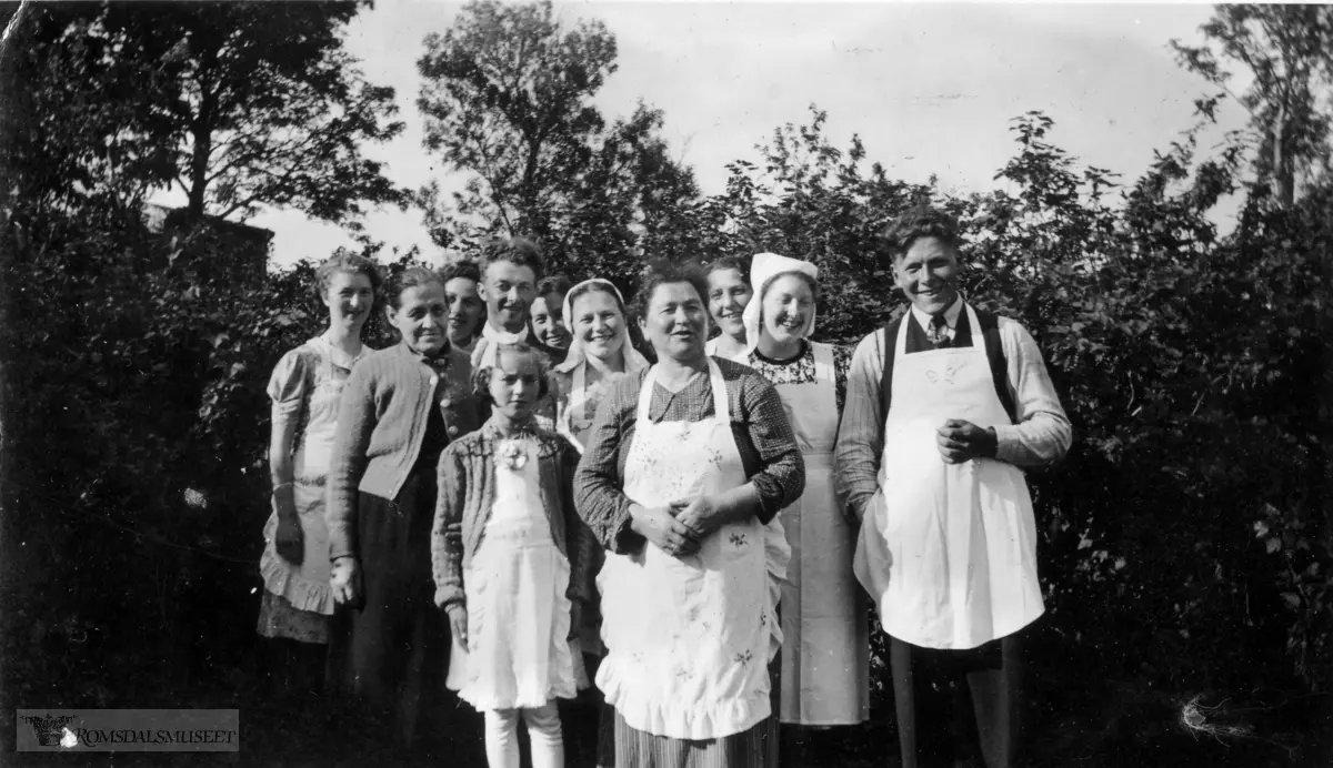 Serveringspersonell på Søre Midøya