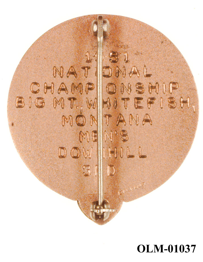 Inneholder 101 merker, pins og  medaljer.
Guttorm Berge tok tilbake samlingen 21.mai 1996.-notert i aksesjonsboken.