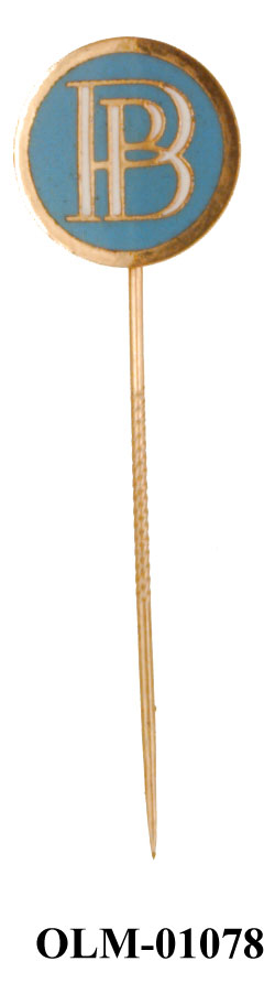 32 forskjellige medaljer og merker i ramme.
Bilde 7 er deltdagermerke fra Amsterdam 1928.
Bilde 18 og 19 er deltagermedalje fra Amsterdam 1928.
Bilde 20 og 21 er sølvmedaljen fra Antwerpen 1920.
Bilde 26 og 27 av bronsemedaljen fra Paris 1924.
Bilde 39 og 40 minnemedaljen fra Antwerpen 1920.