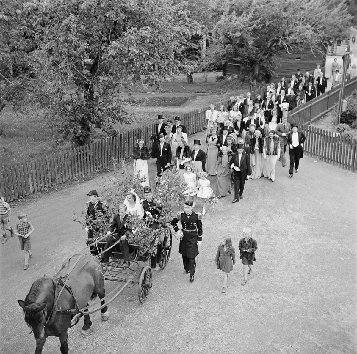 Bröllopsfölje, Sigtuna, Uppland, januari 1948