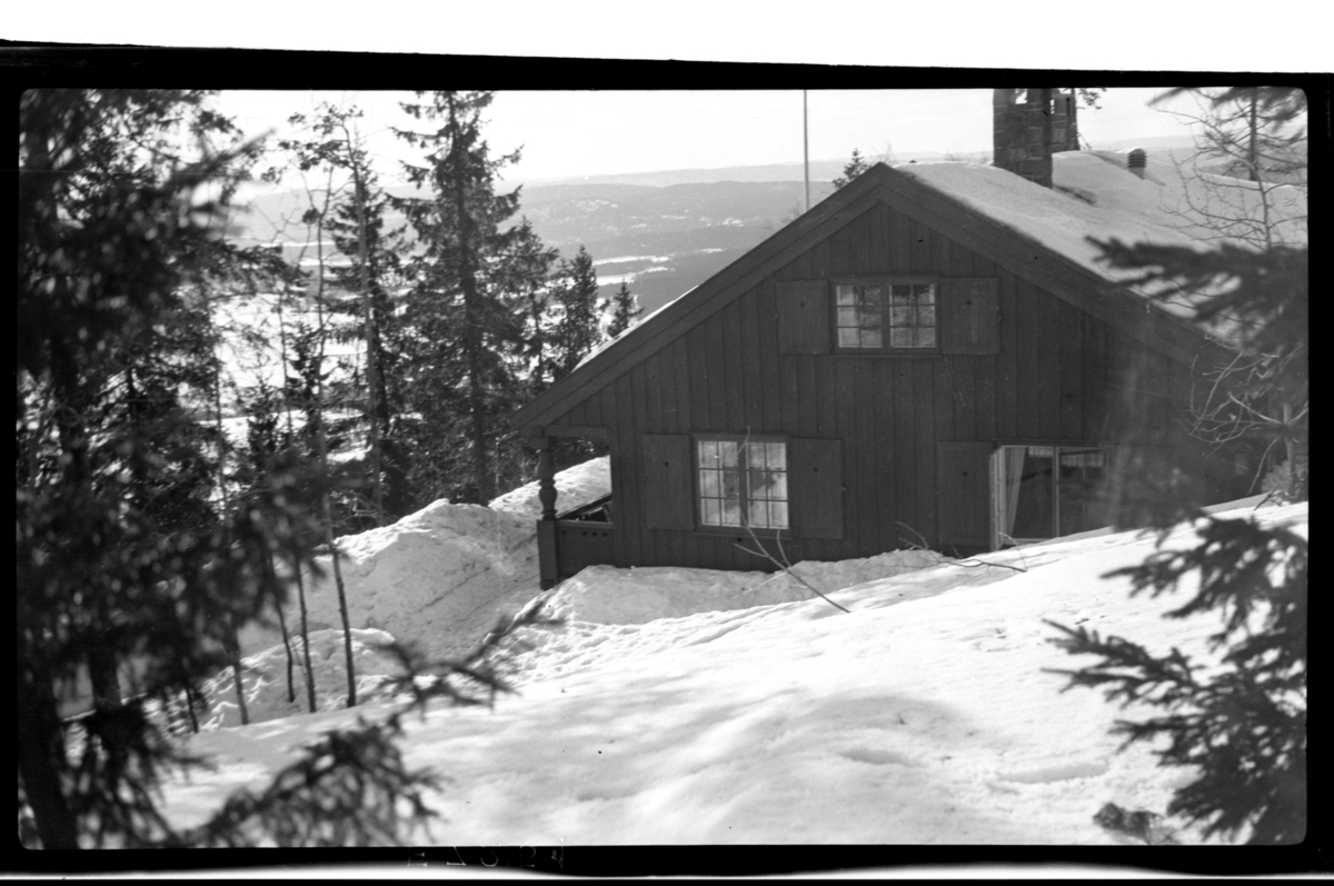 Villa Knyggen sett fra øst. Fotografert 1918-1919.