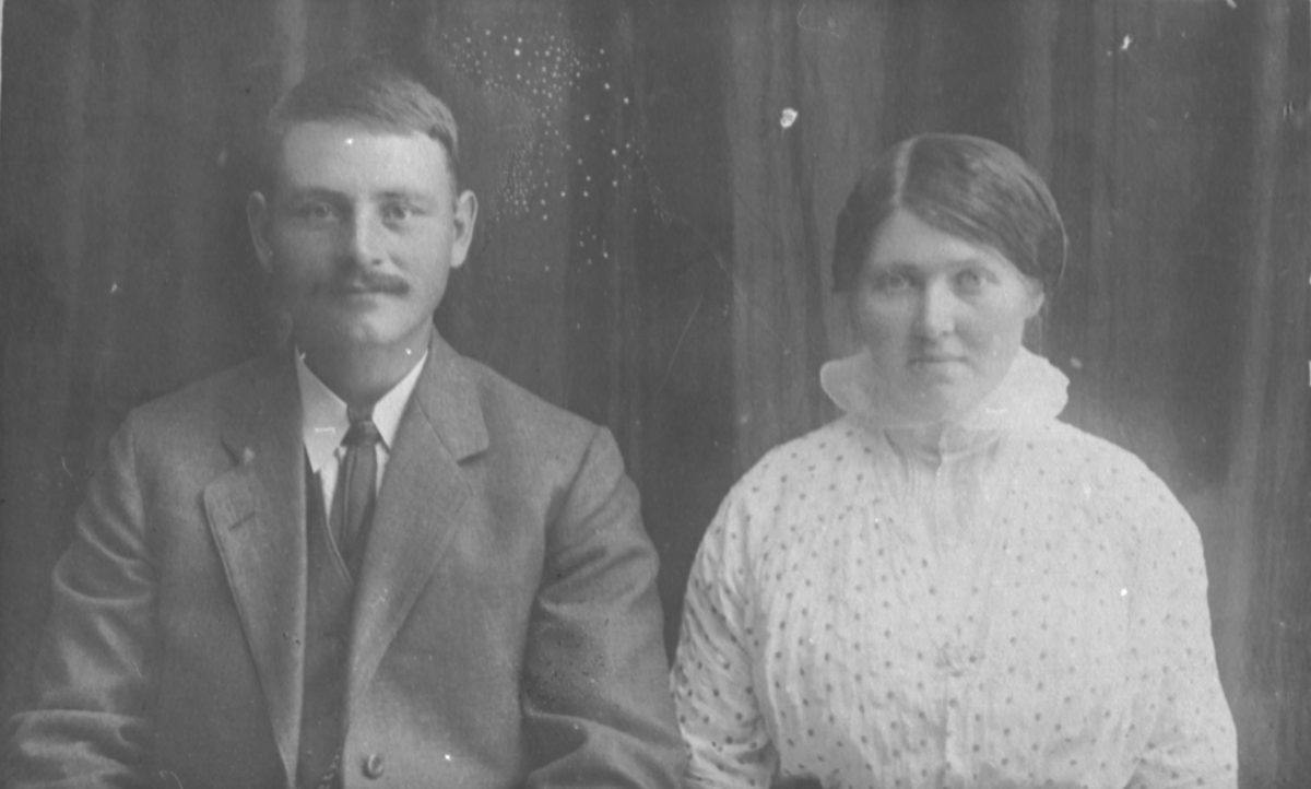 Forlovelsesbilde av Danielle og Annnar Simonsen,Lonkan, 1917.