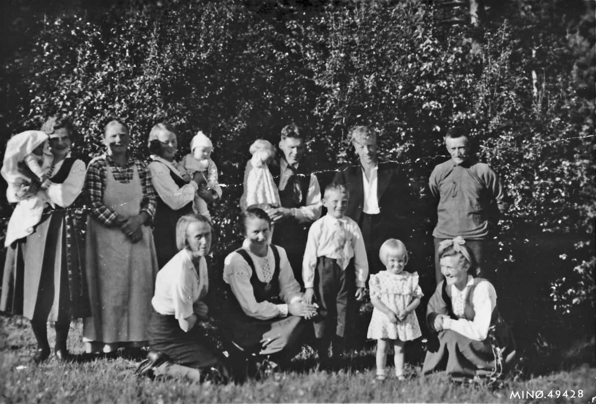 Dåpsdagen til Hans E. Sandom i 1941. 