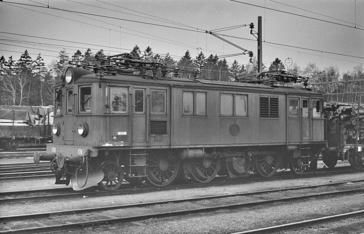Svensk elektrisk lokomotiv type Dg nr. 178 i Ângelholm i Sverige.