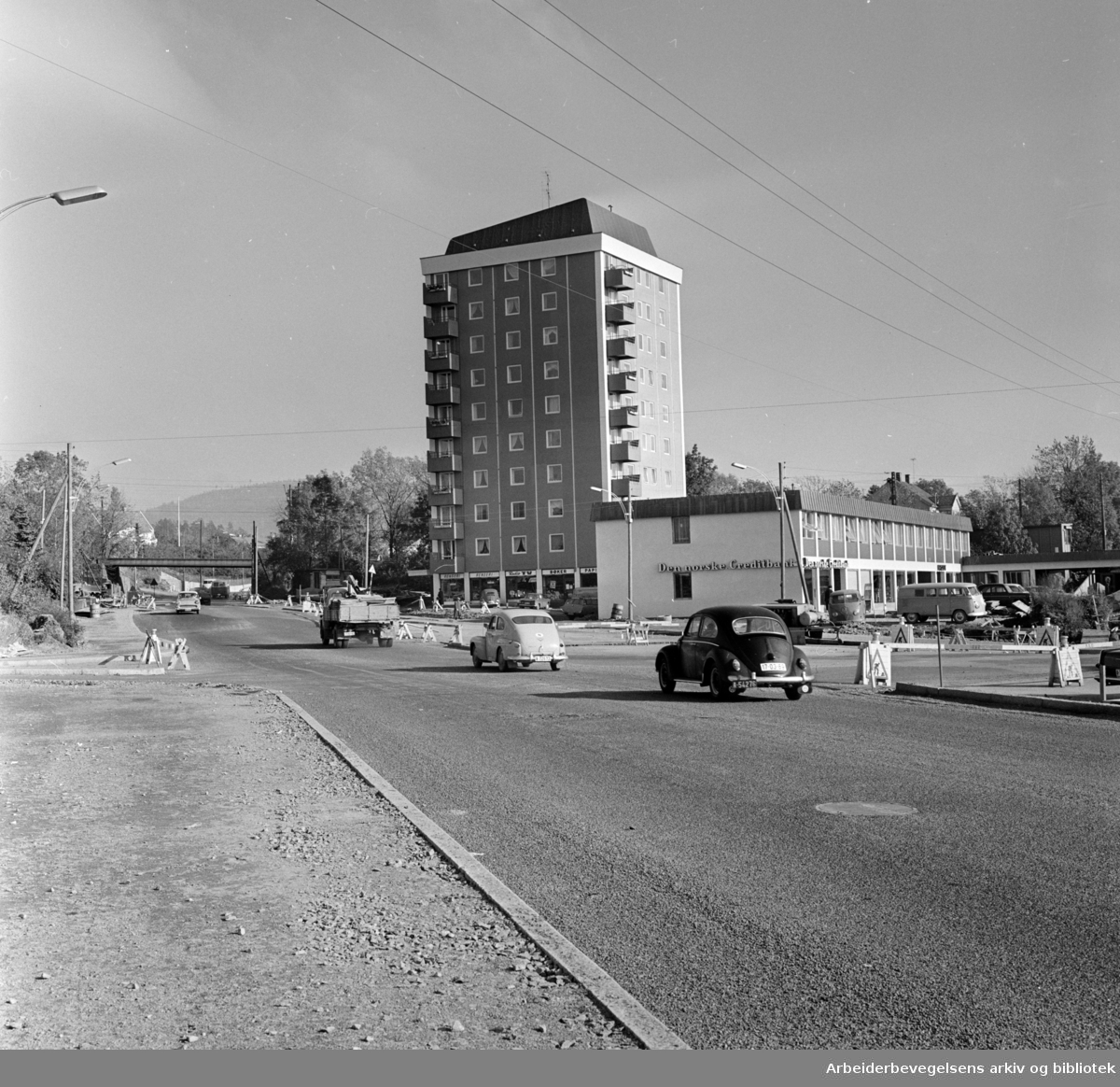 Ringveien. Fire kjørebaner mellom Gaustad og Sinsen. Oktober 1962