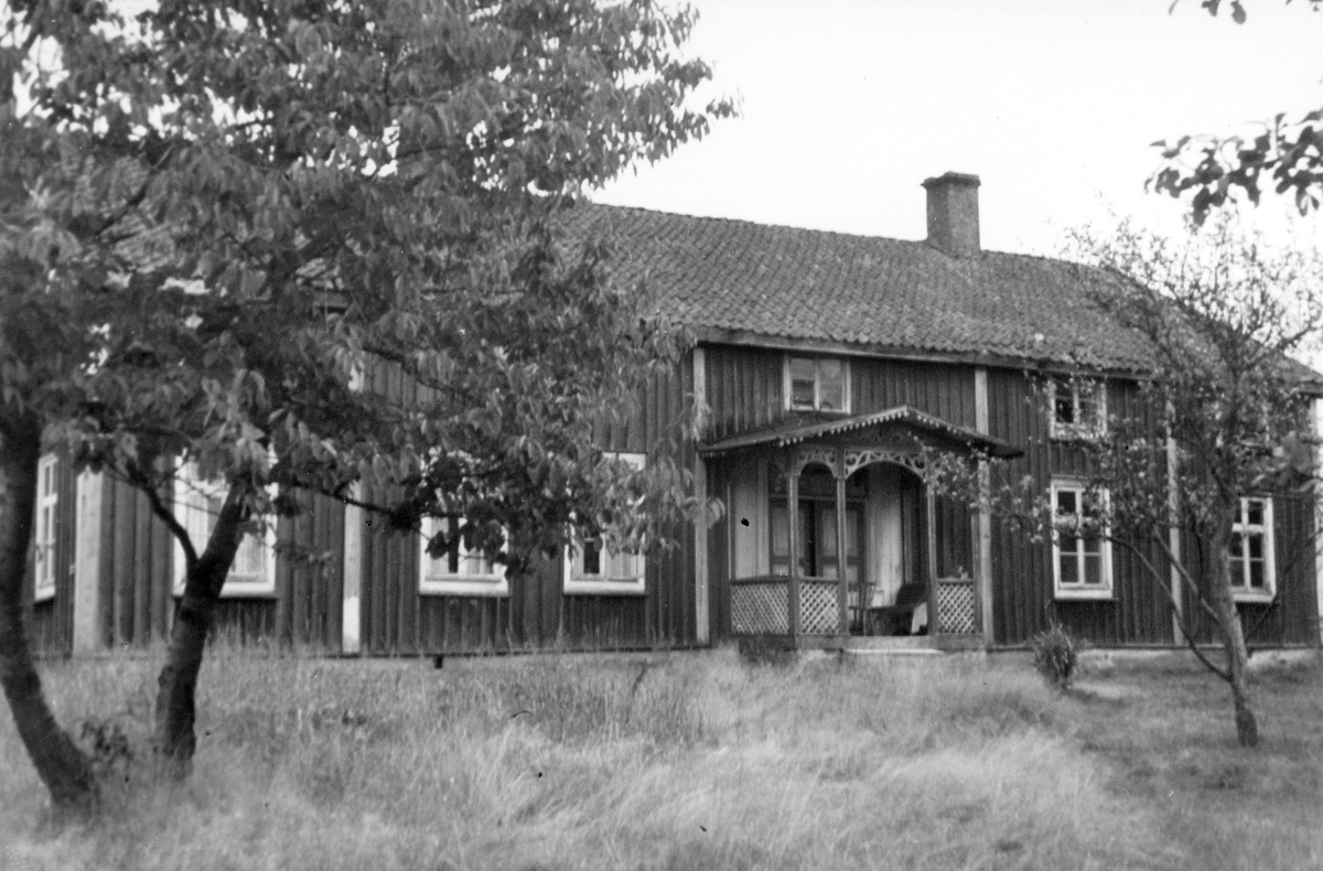 Fasaden på en mangårdsbyggnad i Granstorp i Fryele socken.