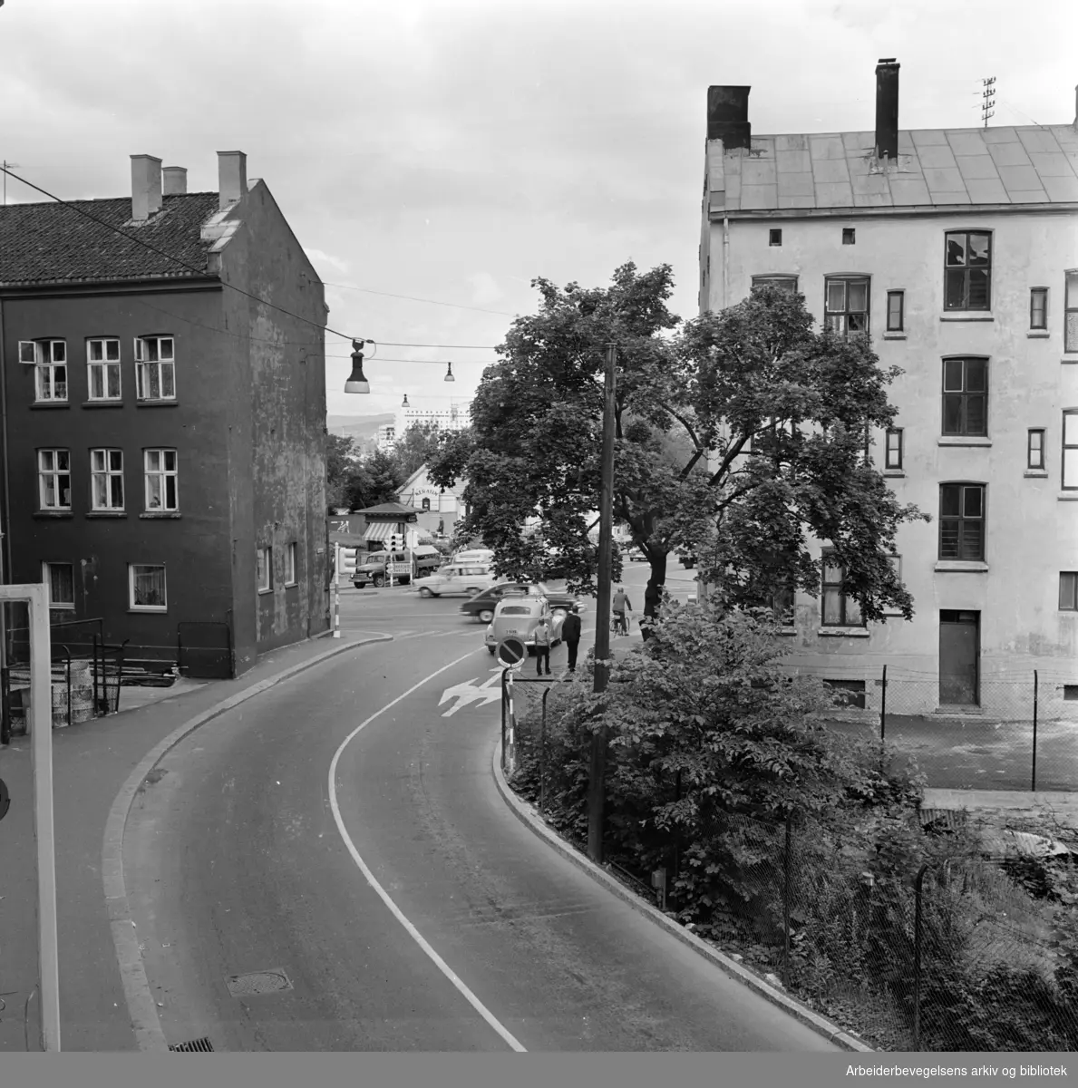 Galgeberg. Dalehaugens trassé som munner ut i Schweigårdsgate. August 1962