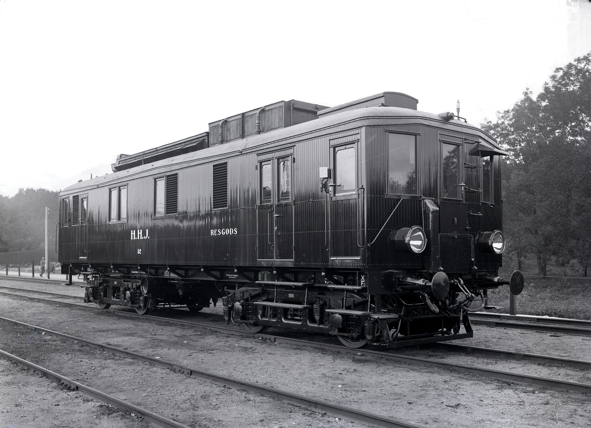 Diesel-elektrisk vagn för HHJ.
Tillverknings år: 1921.