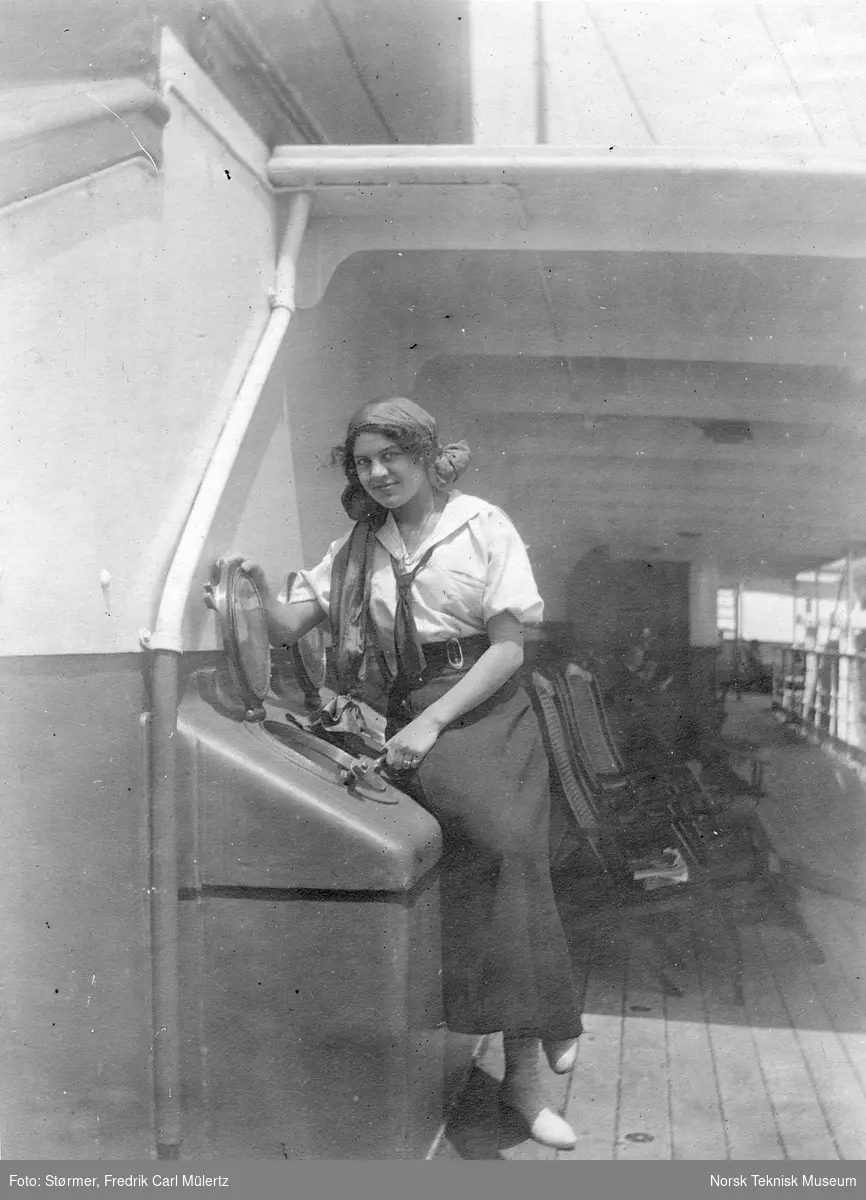 Ukjent kvinne på båten mellom New York og Oslo, 1915