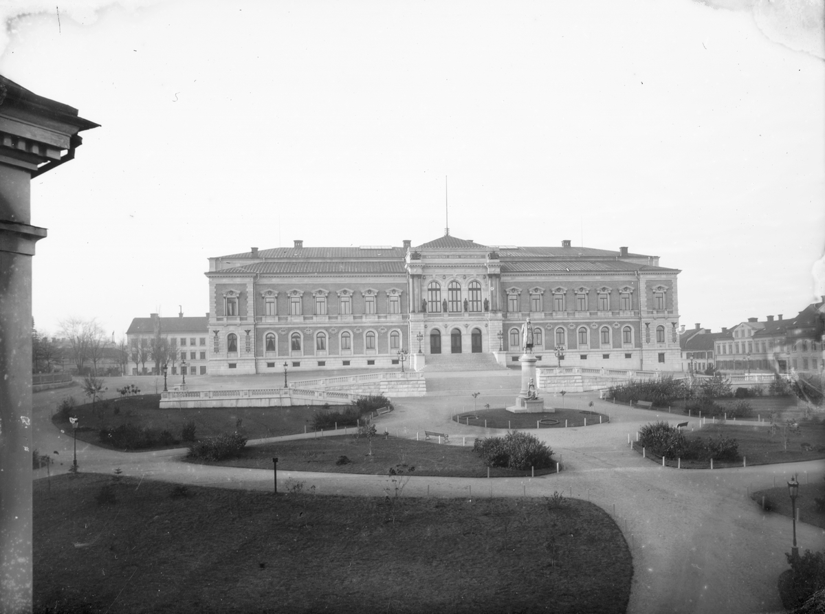 Universitetshuset och Universitetsparken, Uppsala 1889