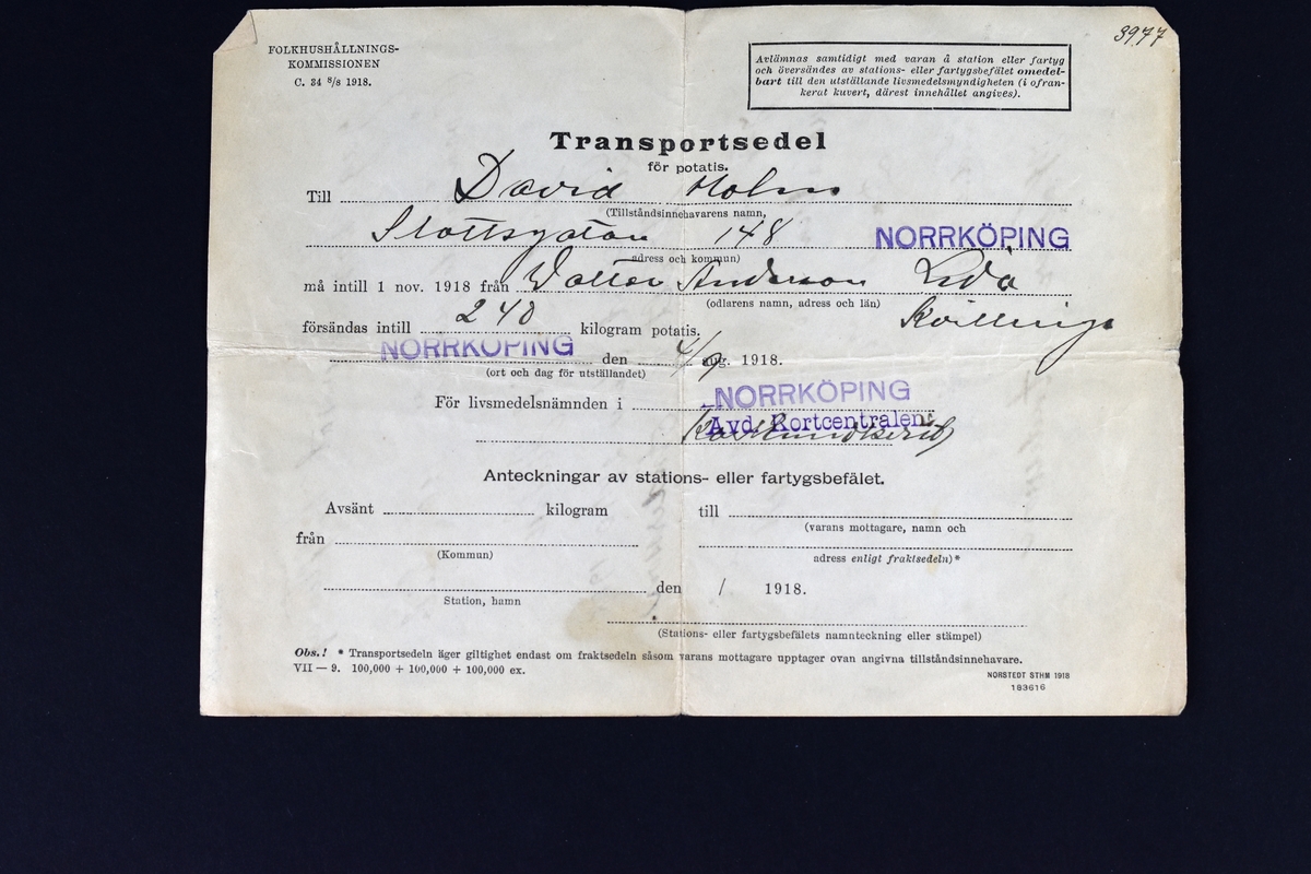 Transportsedel för potatis utfärdat av Folkhushållningskommissionen 1918. På framsidan framgår att David Holm, boende på Slottsgatan 148 i Norrköping, ska tilldelas 240 kr potatis från Lida, Kvillinge.