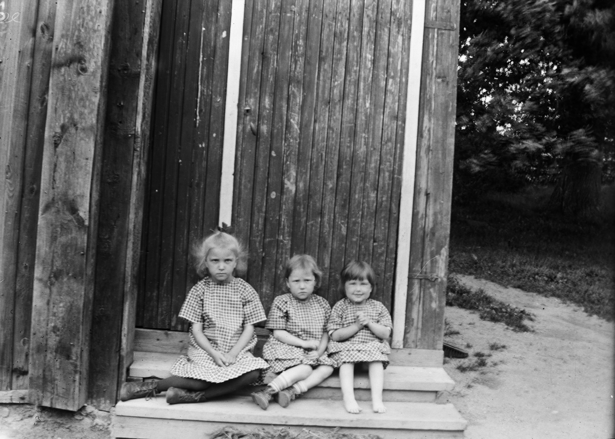 "G. Enströms barn, Drevle", Altuna socken, Uppland 1923