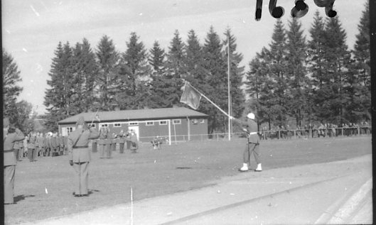 Regementets Dag 1956, A 6, Jönköping. Rocksjövallen. Parad för standaret.