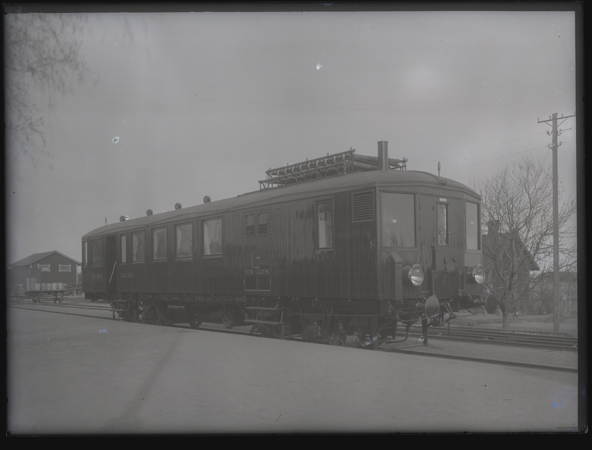 Diesel-elektrisk vagn för SSJ.
Tillverknings år: 1915.