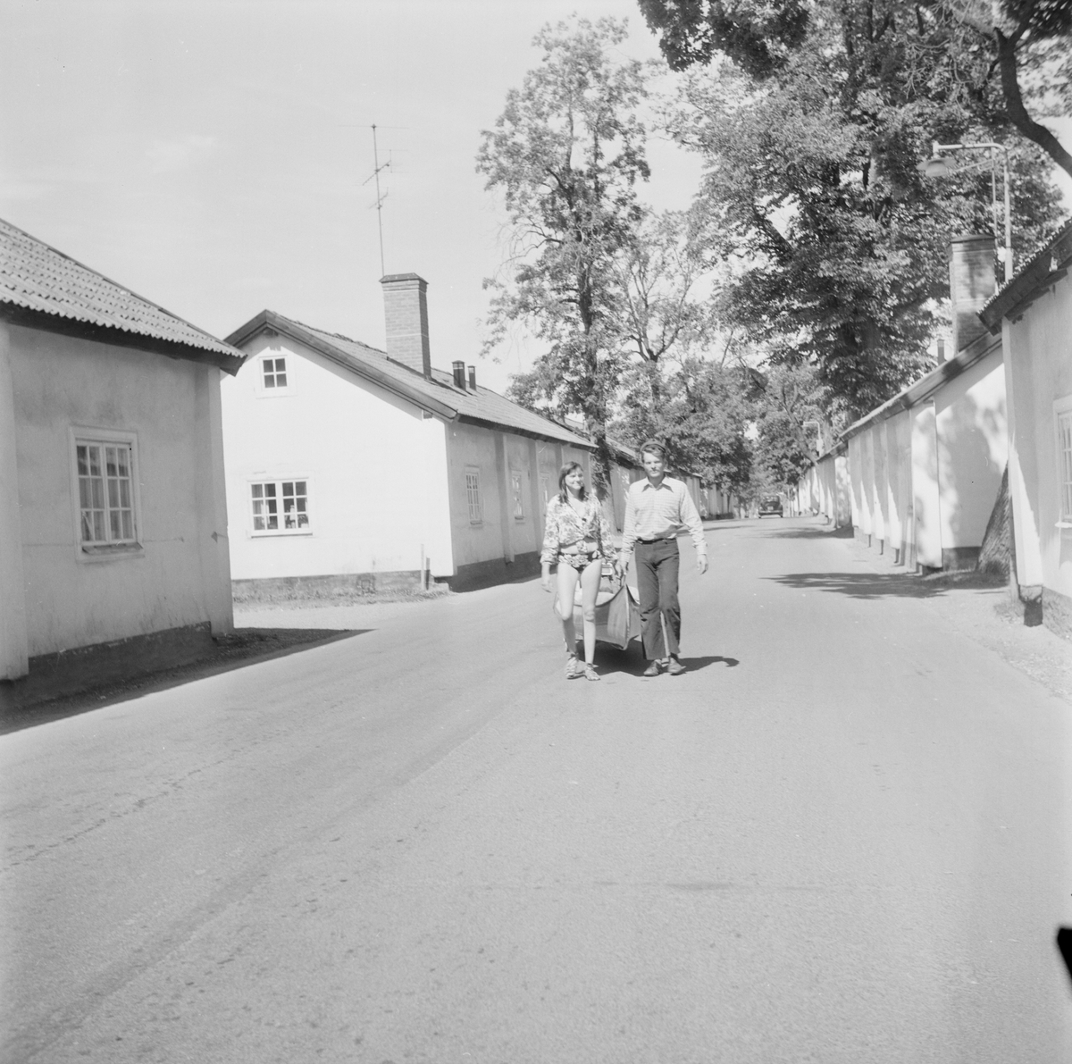 Bröllopsresa med kanot genom Söderfors, Söderfors socken, Uppland, juli 1971