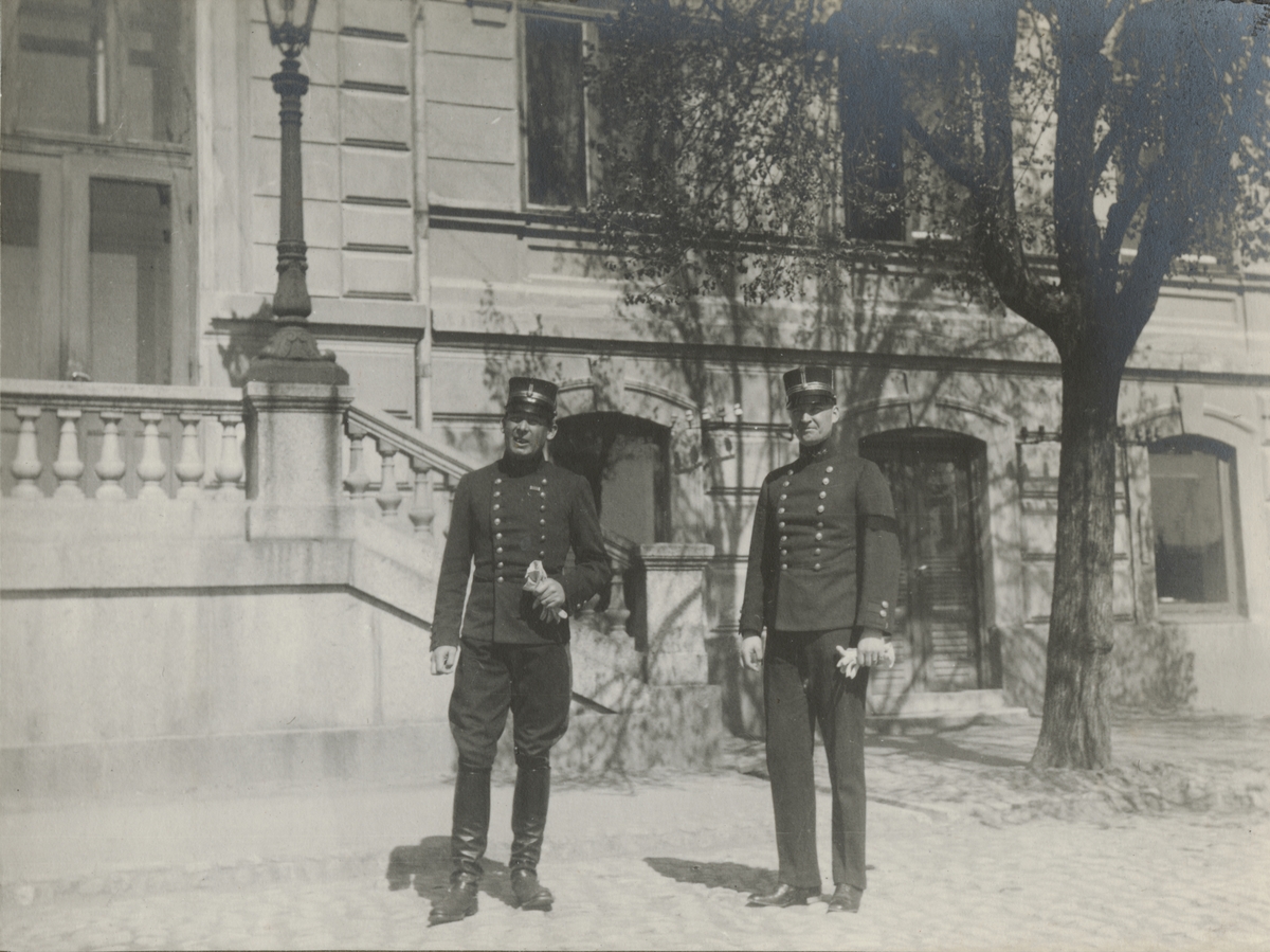 Text i fotoalbum: "Infanterifältövningarna vid Motala 6.-12. aug. 1920. Törngren, Pantzerhielm".