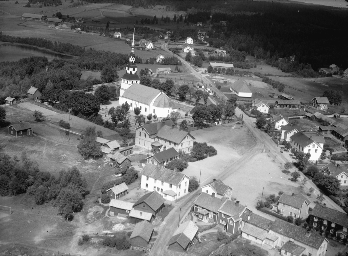 Flygfoto över Ingatorp i Eksjö kommun. Nr K 269.
