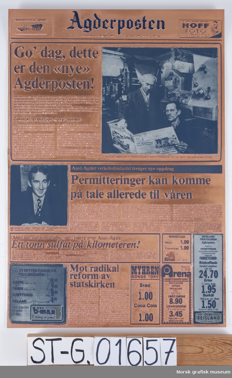 Montasje av forsiden av Agderpostens første utgave i produsert med data, fotosats og offset. 1. november 1976.