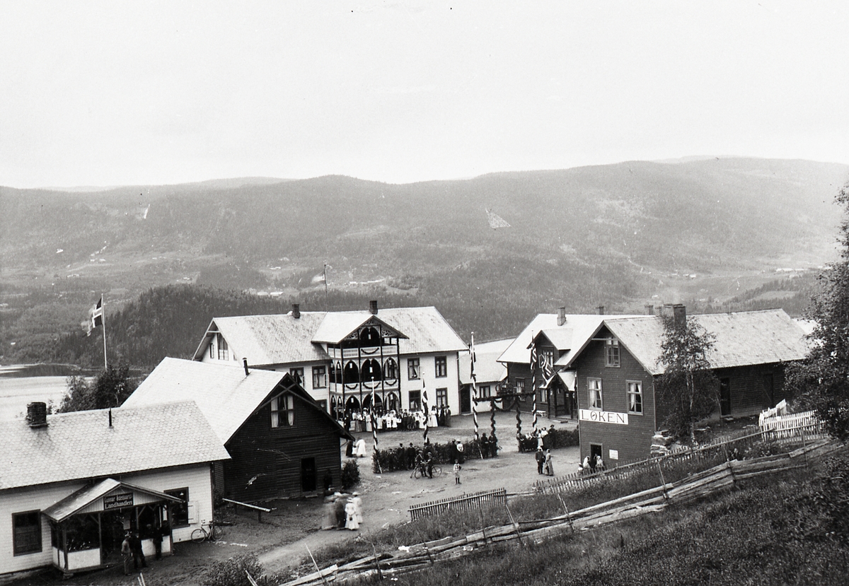 Løken Hotell i forbindelse med kroningsferden i 1909.