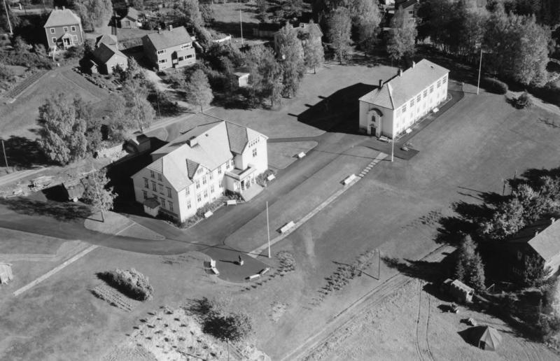 Bondelagets Folkehøgskole på Mysen i Eidsberg flyfoto 29. september 1952.