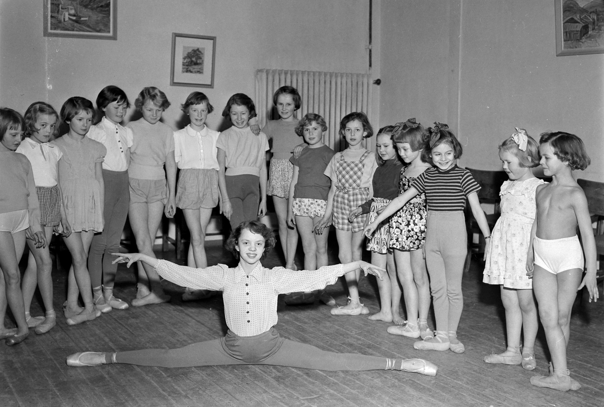 Hjørdis Ellefsen ballettskole, Marian Larsen har gått ned i spagaten ...