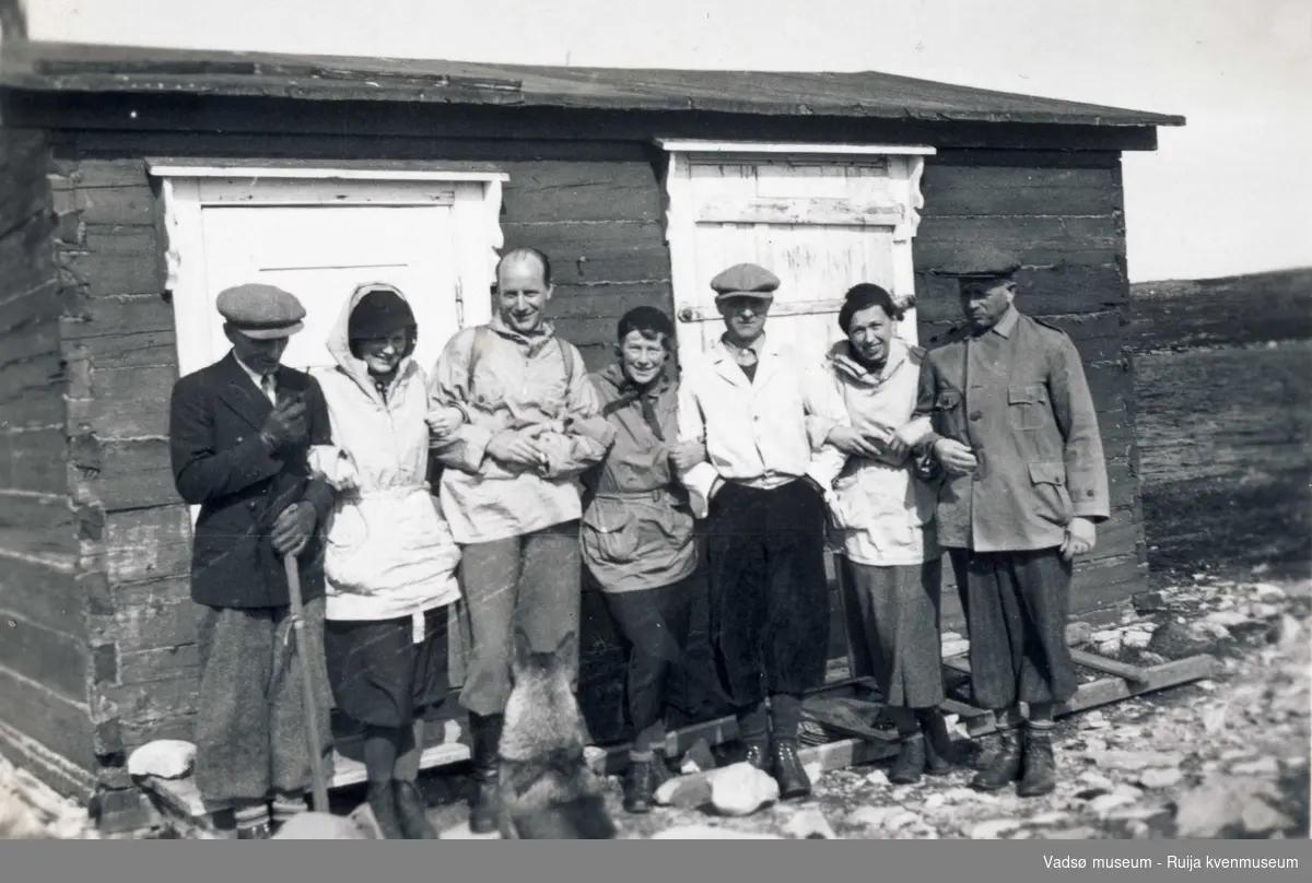 Carl Bramer Esbensen med venner på Jegerhytta 1936.