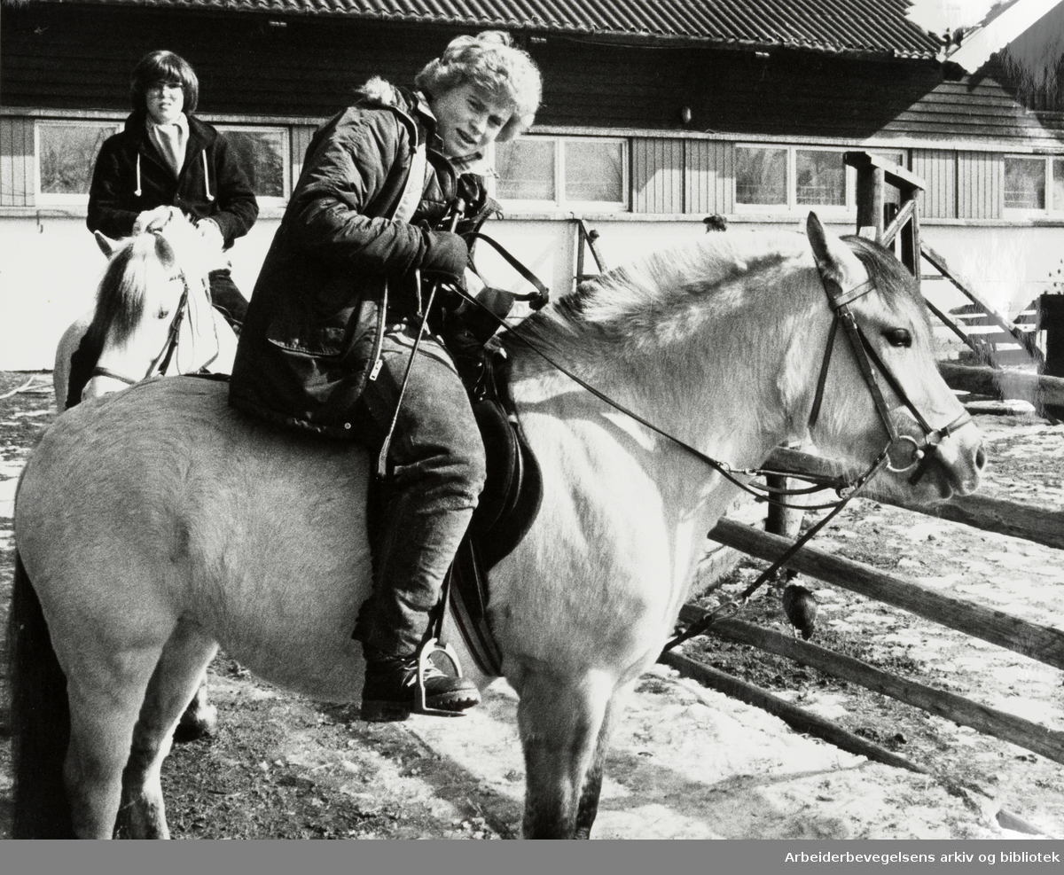 Ekeberg. Thorsons rideskole. April 1980